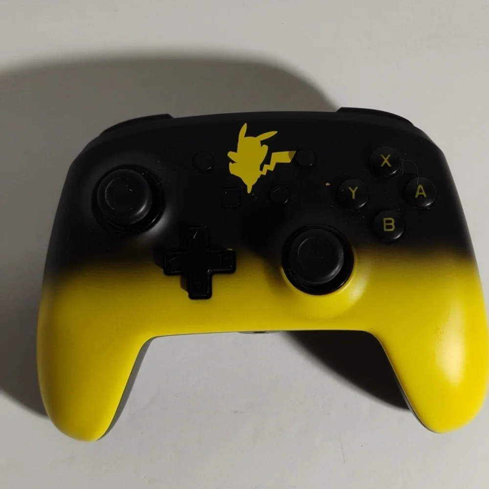 Pikachu Black and Yellow Wireless Controller PowerA 1513526-01 No Wire